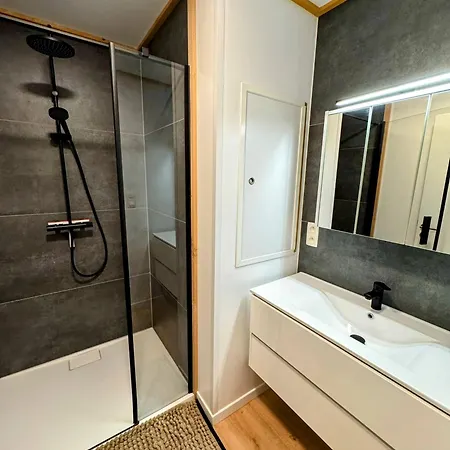 Le Brasovert דירה *