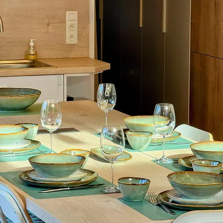 Le Brasovert Apartment
