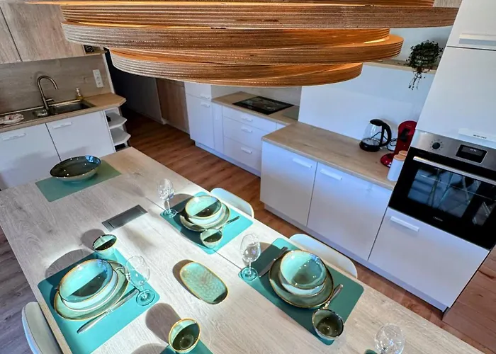 Le Brasovert Apartment